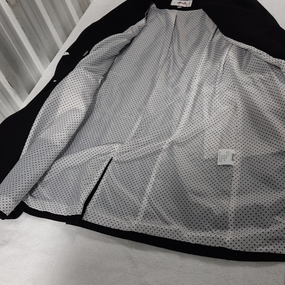 Ladies coat - Picture 7 of 7